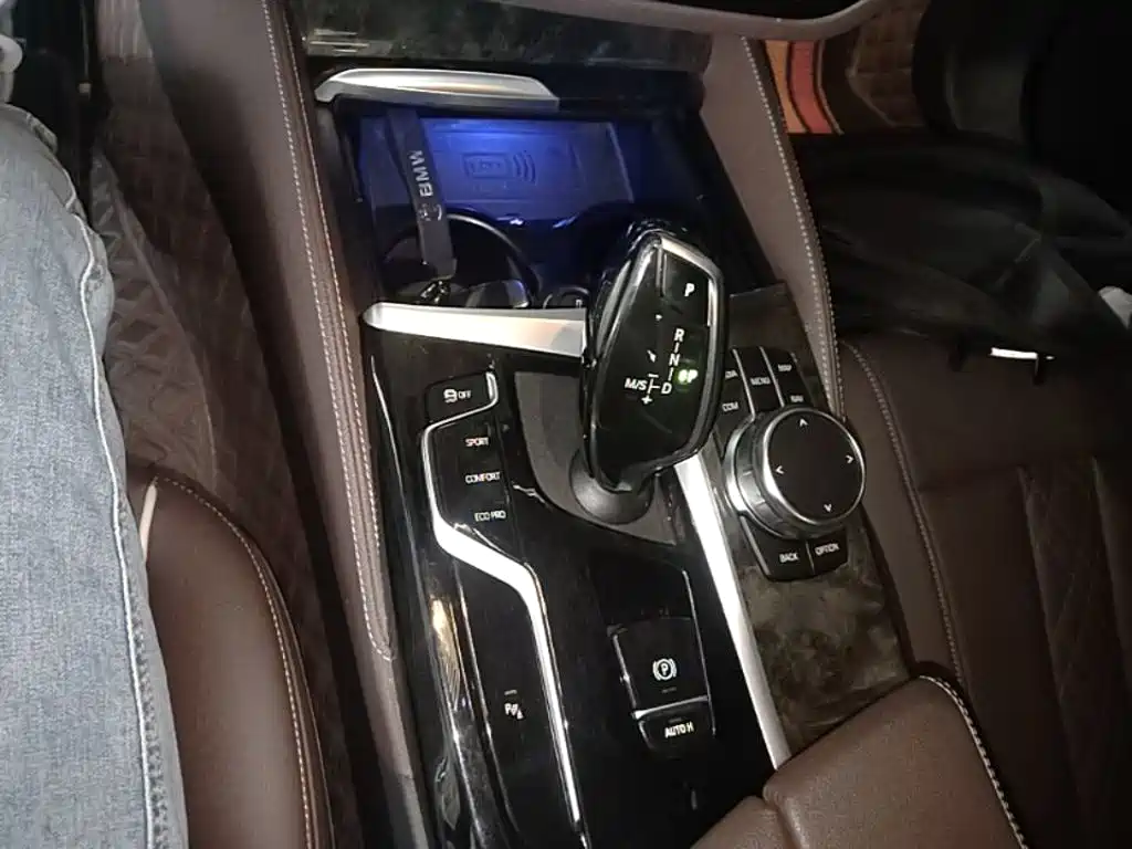 BMW 5 Series 2024 — фото 14
