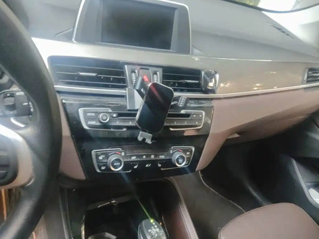 BMW X1 2018 — фото 14