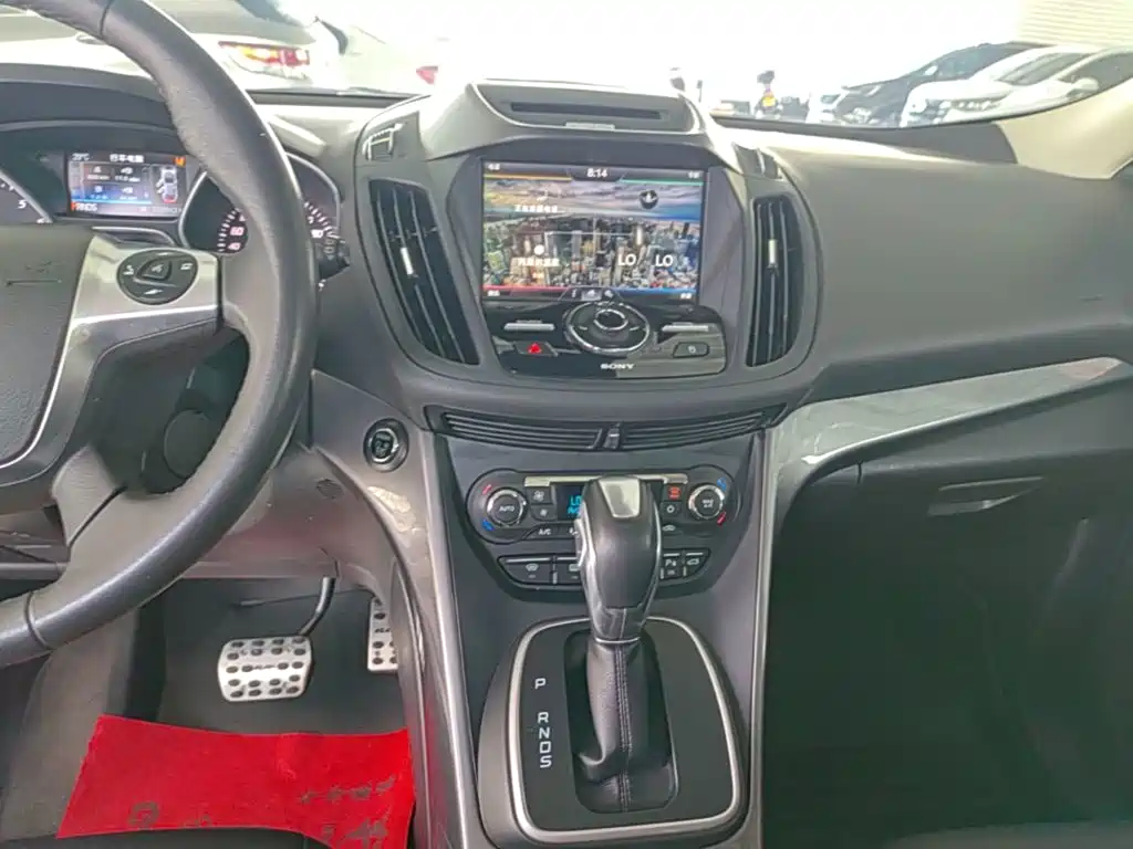 Ford Kuga 2015 — фото 13