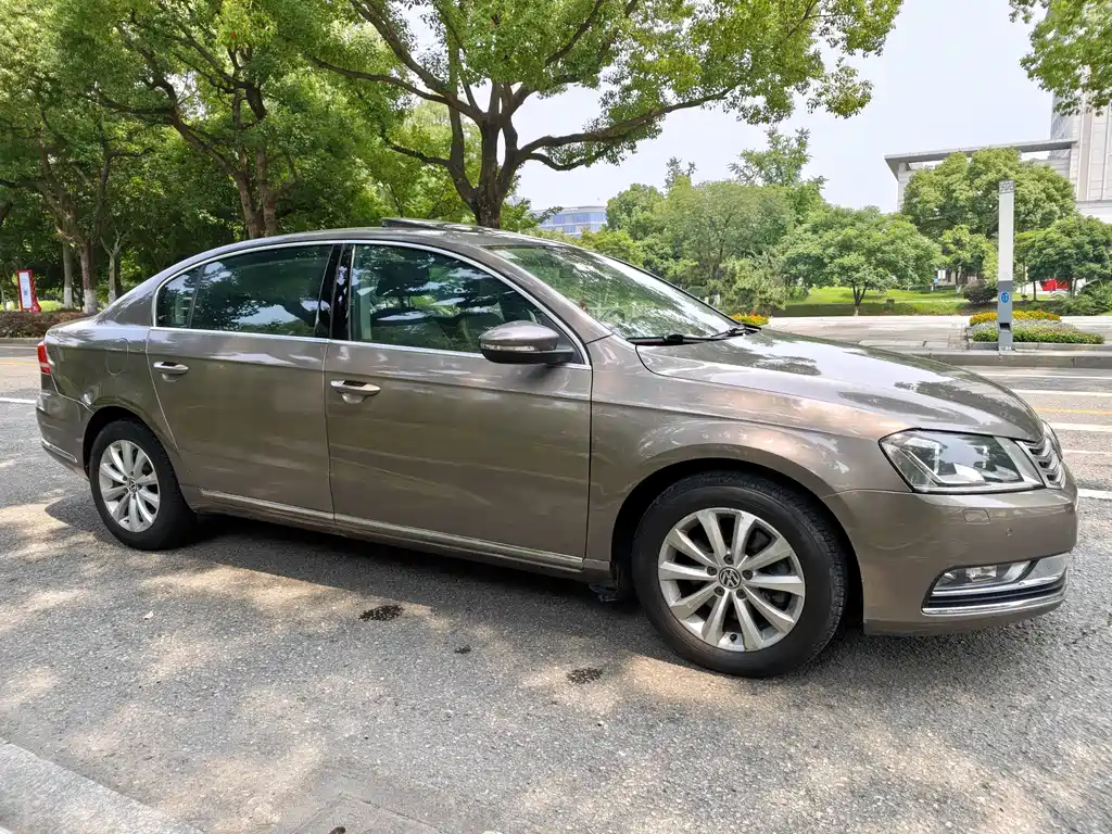Volkswagen Magotan 2013