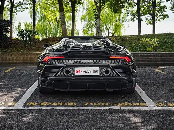 Lamborghini Huracan 2021
