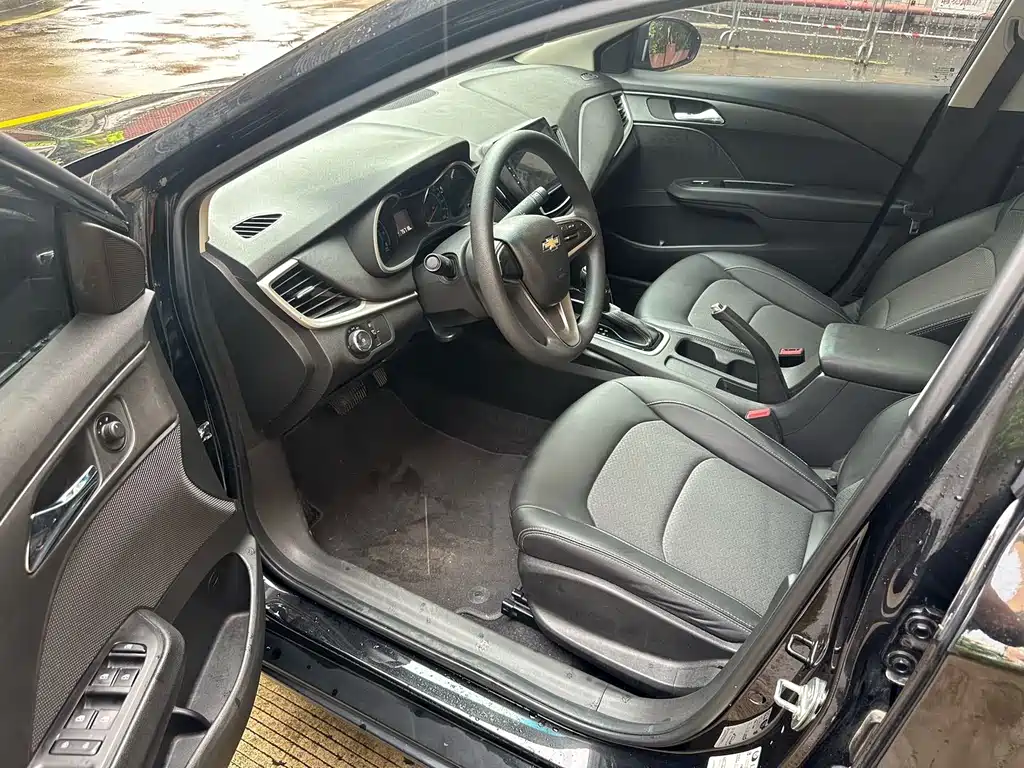 Chevrolet Cavalier 2018 — фото 13