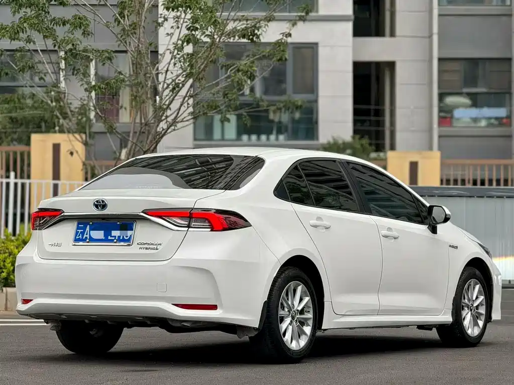 Toyota Corolla 2022 — фото 8