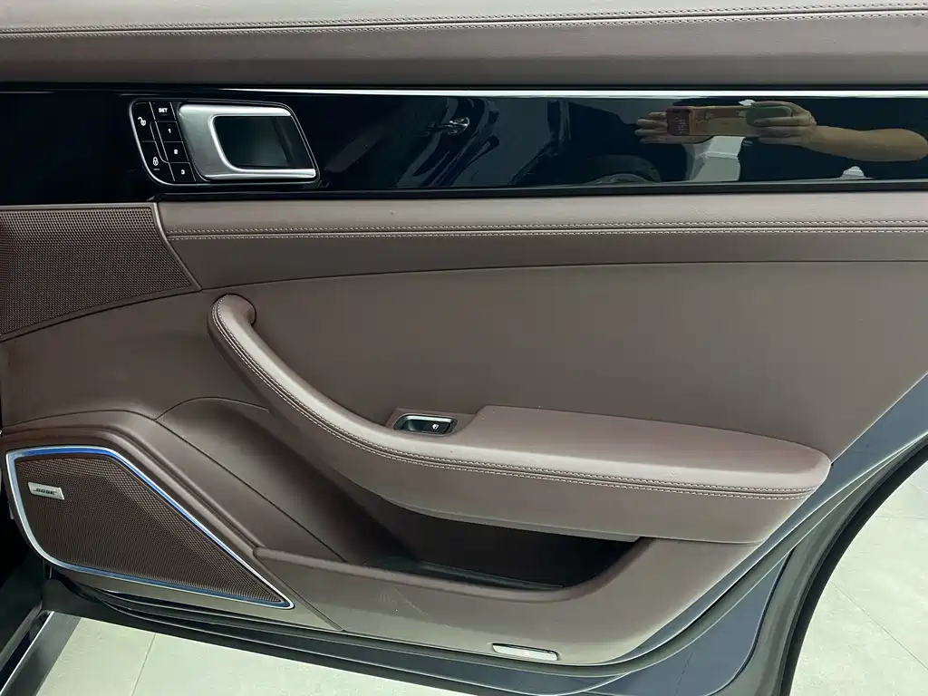 Porsche Panamera 2018 — фото 25