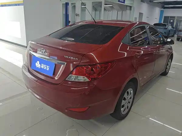 Hyundai Accent 2013