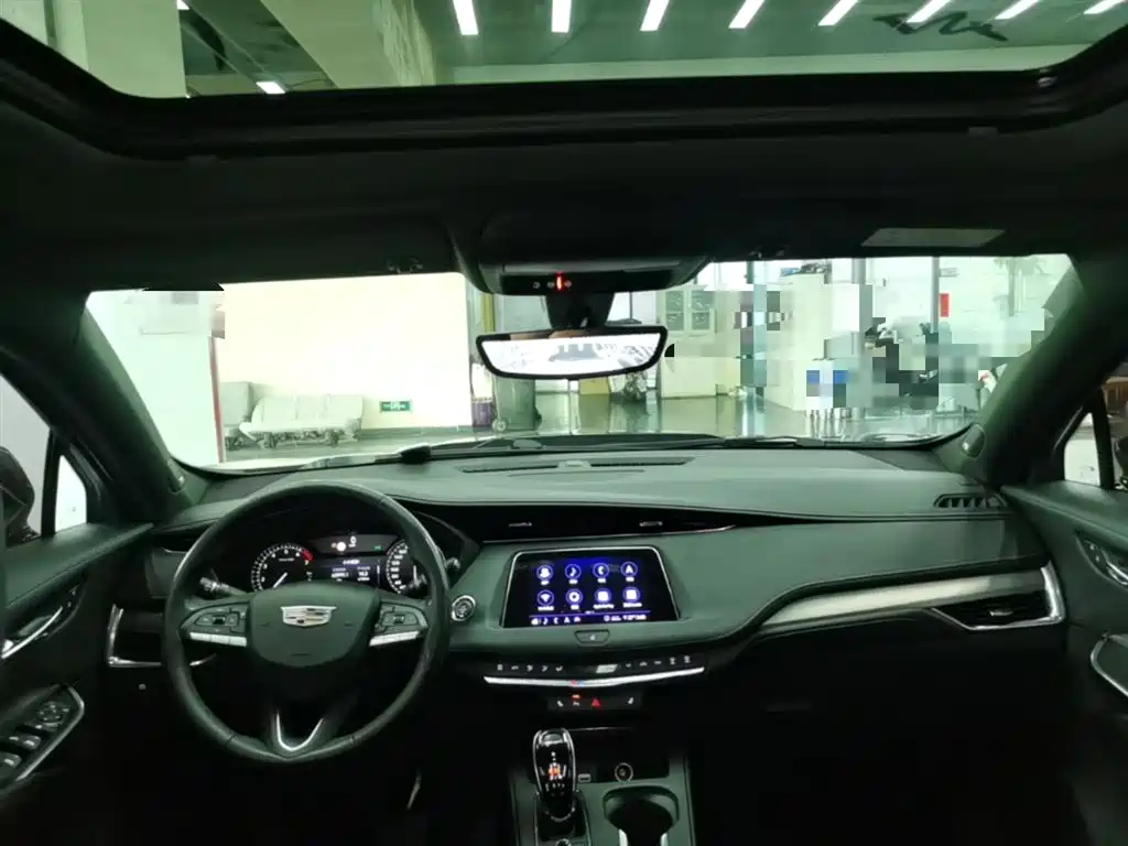 Cadillac XT4 2020 — фото 18
