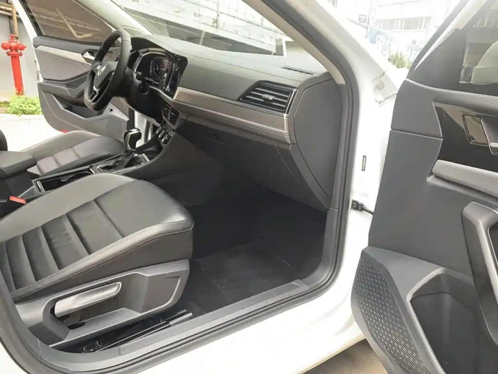 Volkswagen Sagitar 2022