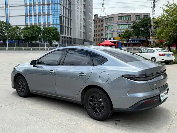 BYD Seal 05 DM-i 2025