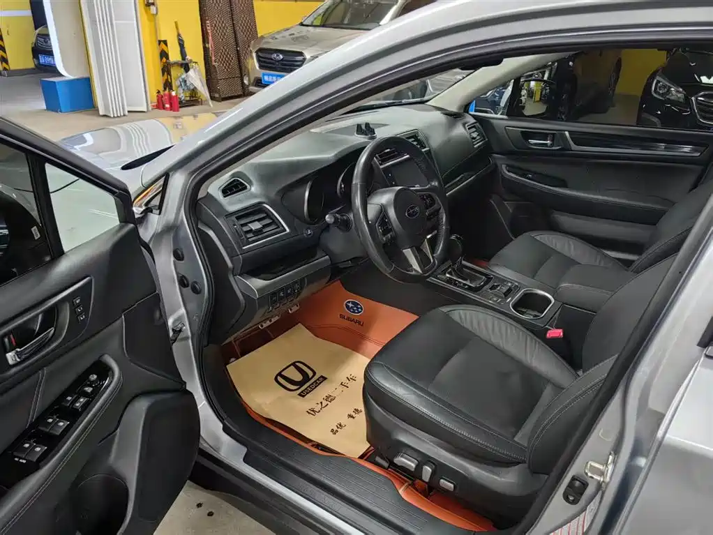 Subaru Outback 2018 — фото 10