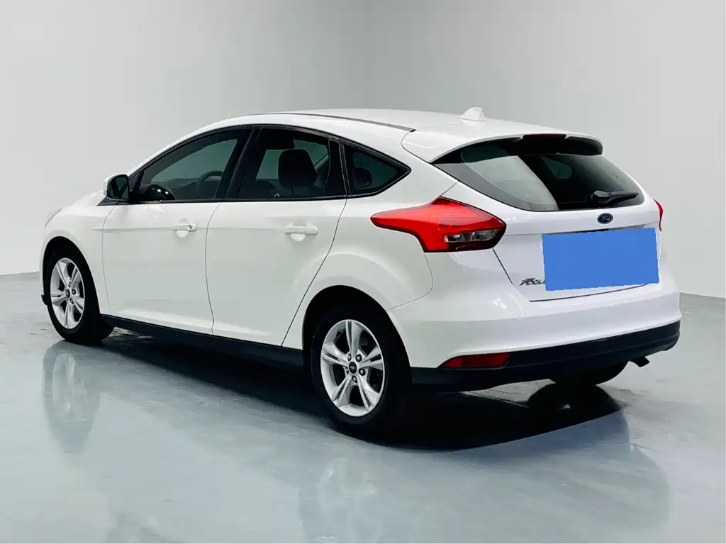 Ford Focus 2018 — фото 4