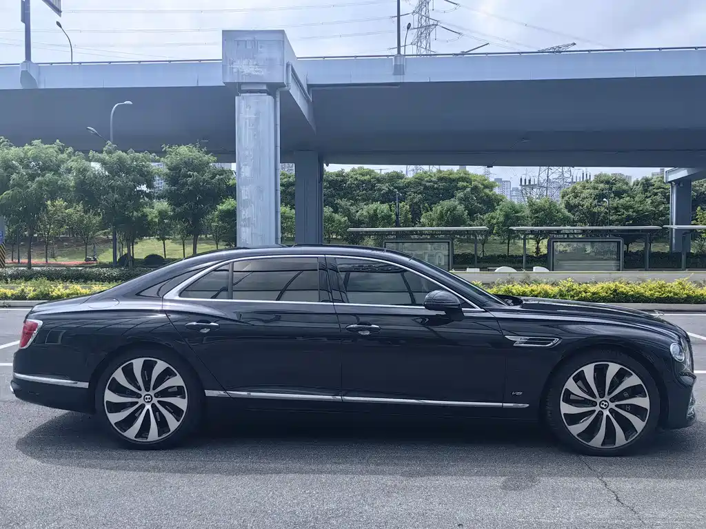 Bentley Flying Spur 2023