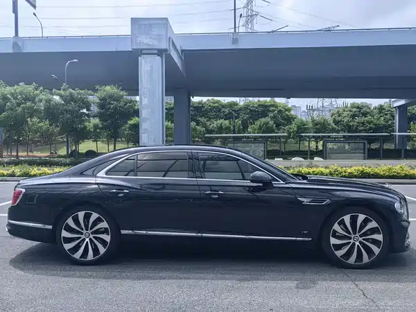 Bentley Flying Spur 2023