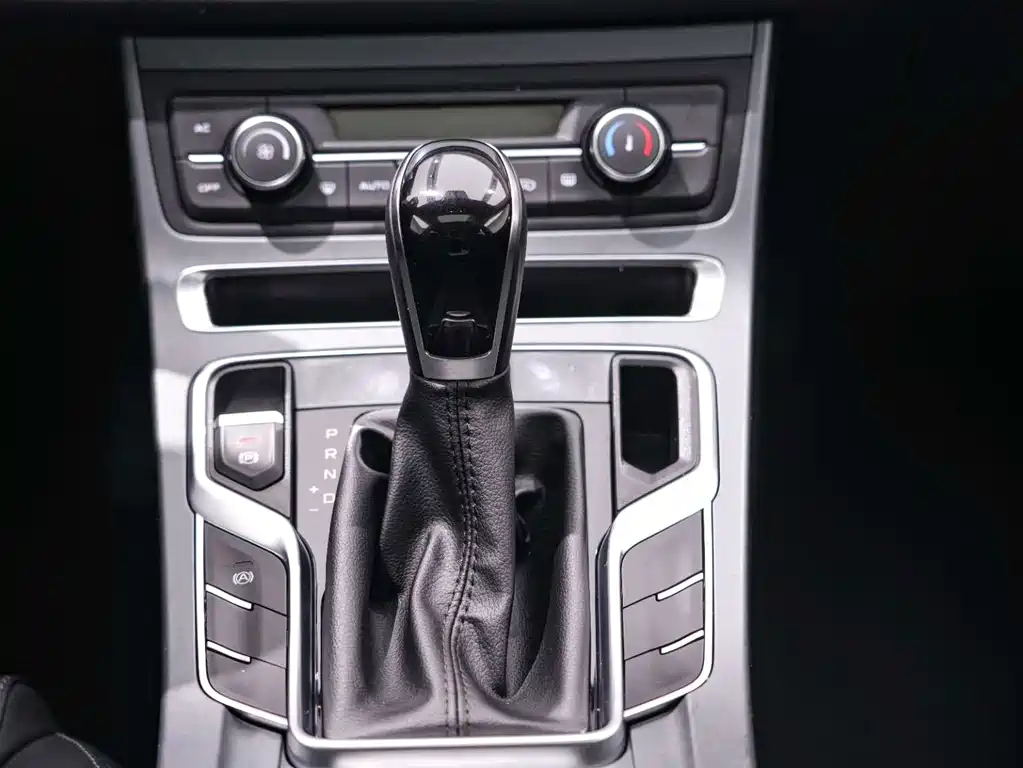 Geely Emgrand 2021 — фото 17