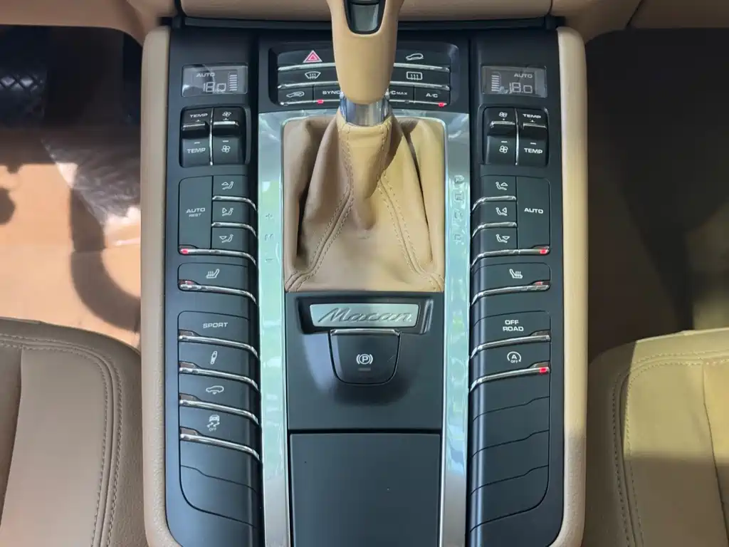 Porsche Macan 2015 — фото 21