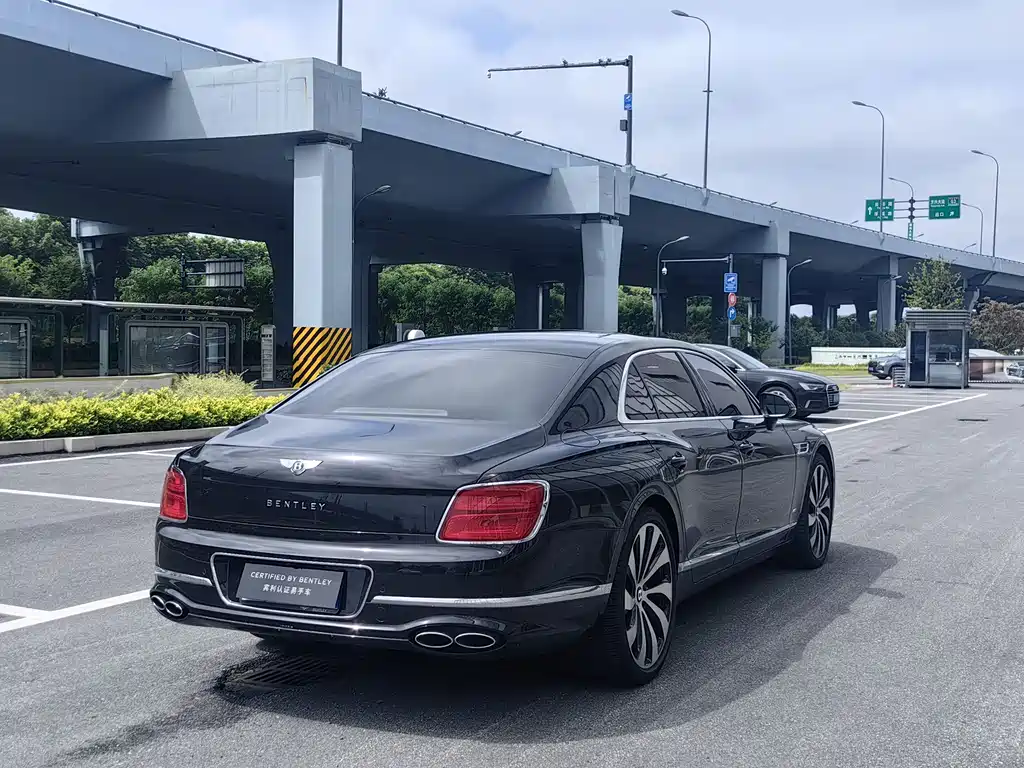 Bentley Flying Spur 2023