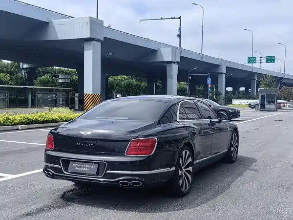Bentley Flying Spur 2023