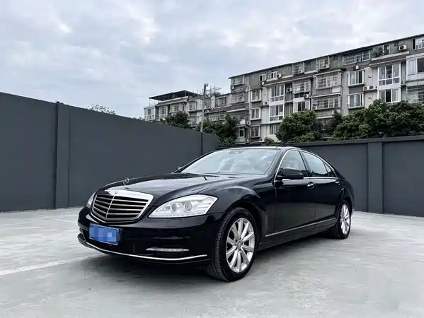Mercedes-Benz S-Class 2011