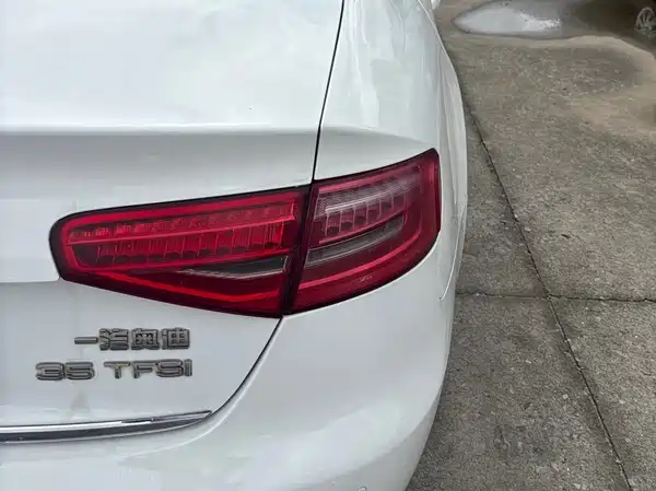 Audi A4L 2015
