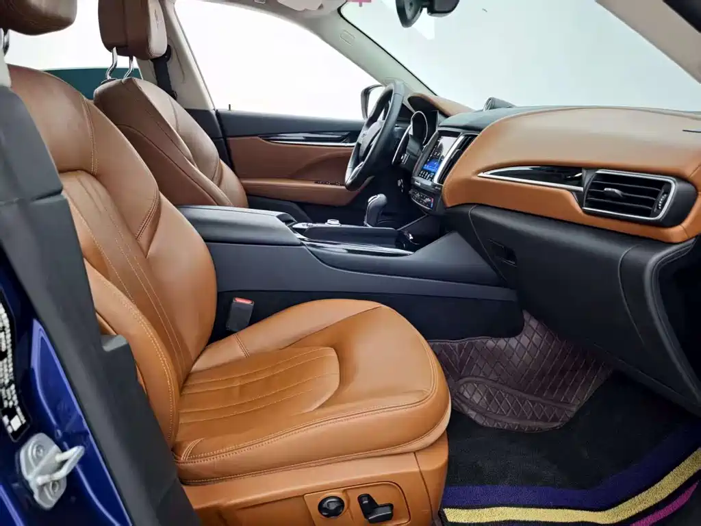 Maserati Levante 2018 — фото 14