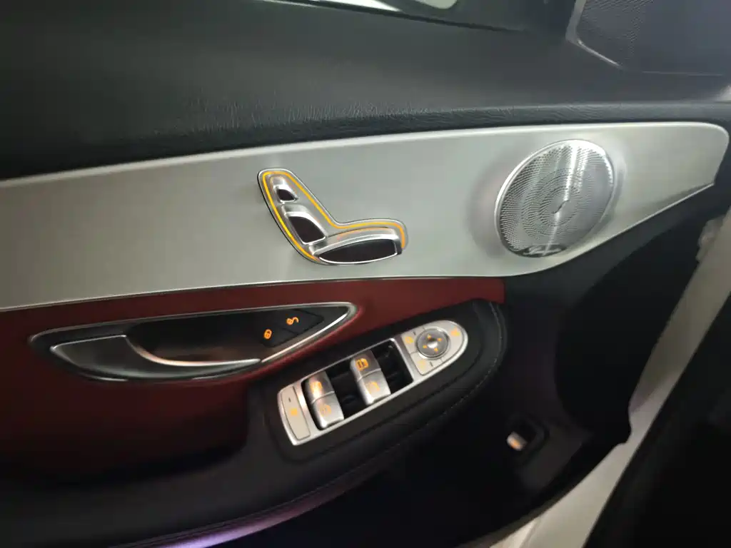 Mercedes-Benz C-Class 2021