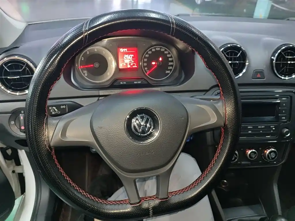 Volkswagen Jetta 2019 — фото 11
