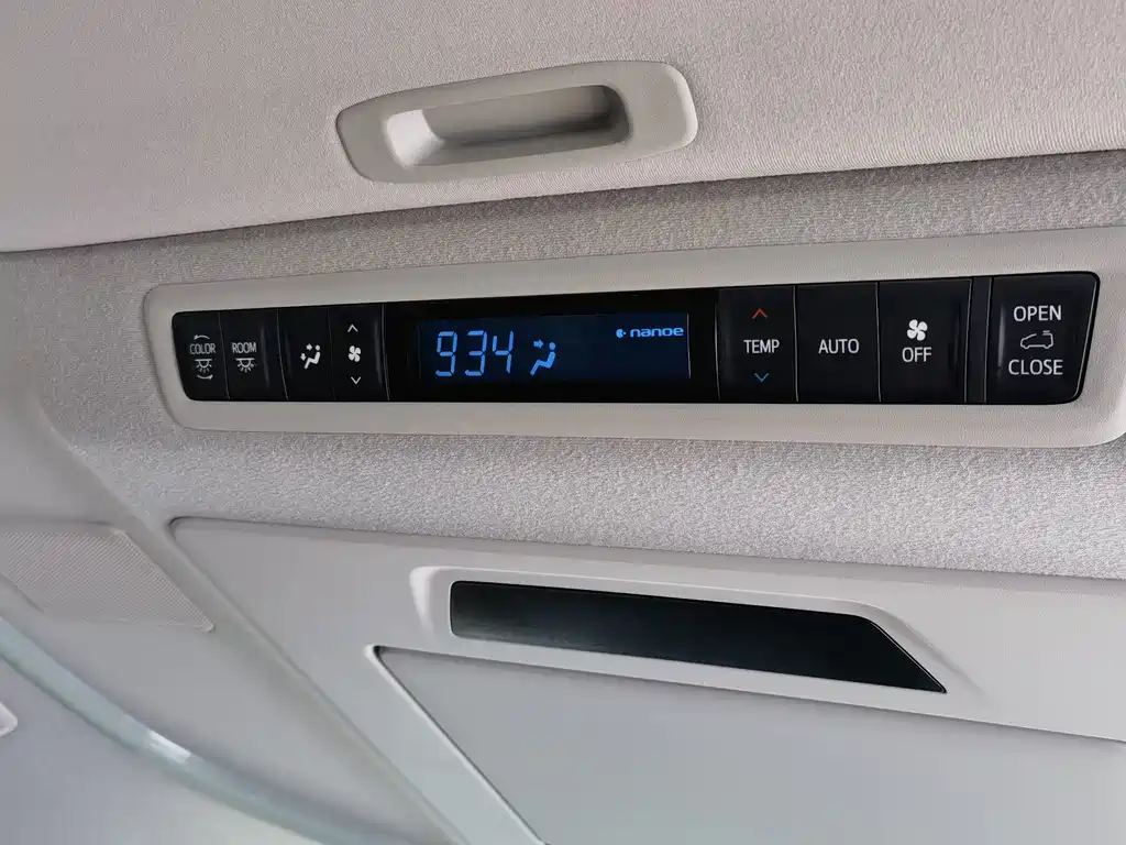 Toyota Vellfire 2021 — фото 13
