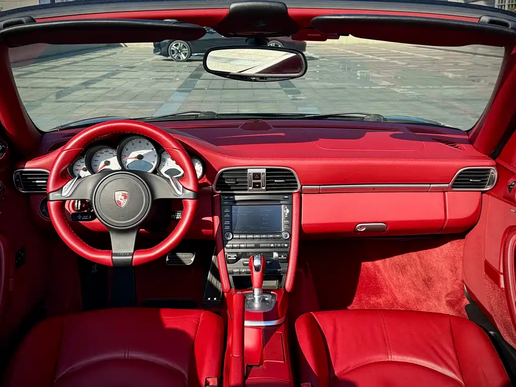Porsche 911 2010 — фото 16