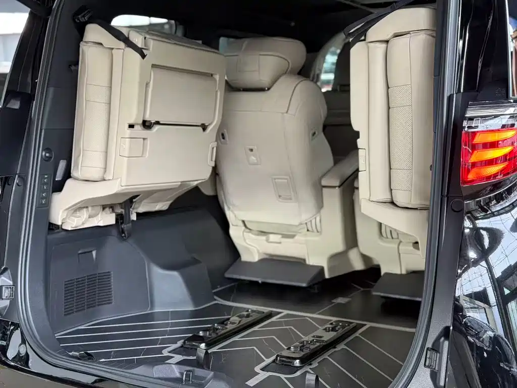 Toyota Alphard 2024 — фото 22