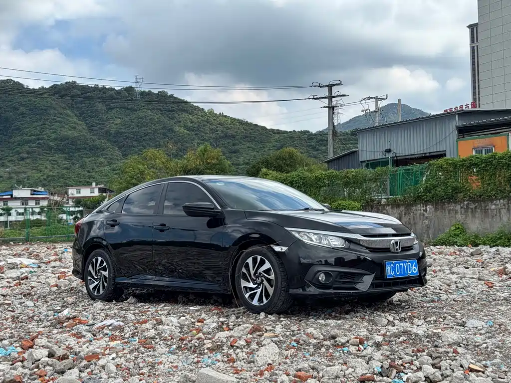 Honda Civic 2018 — фото 11