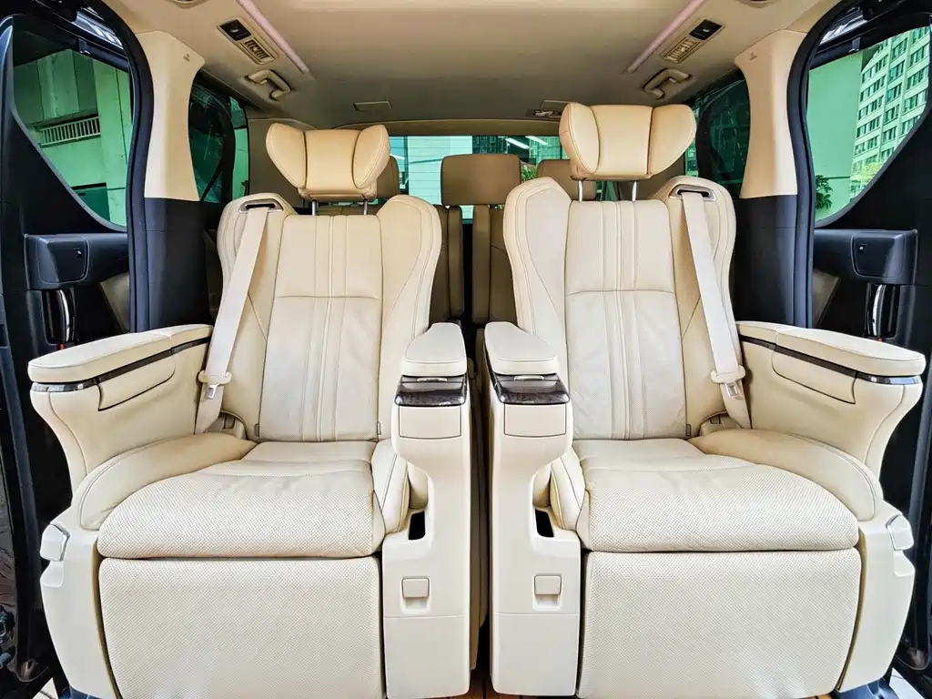 Toyota Vellfire 2021 — фото 10