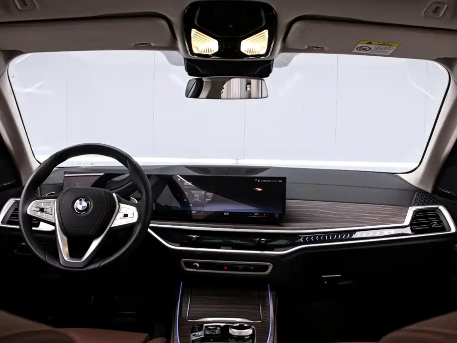 BMW X7 2023