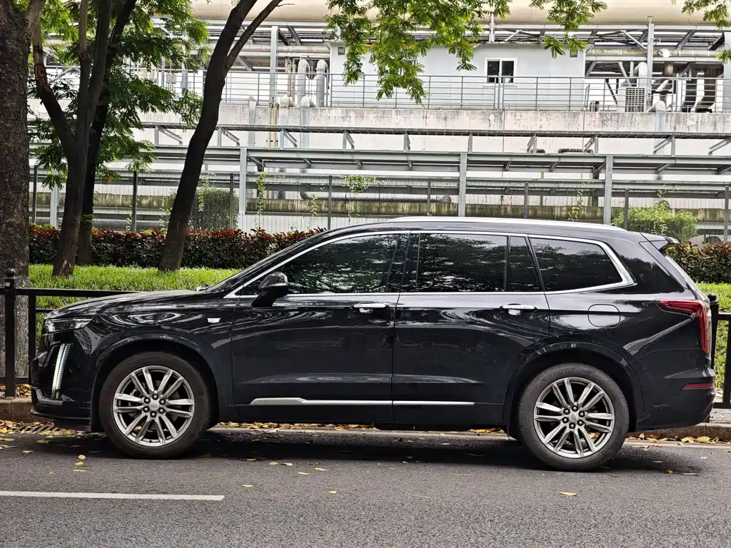 Cadillac XT6 2021 — фото 3