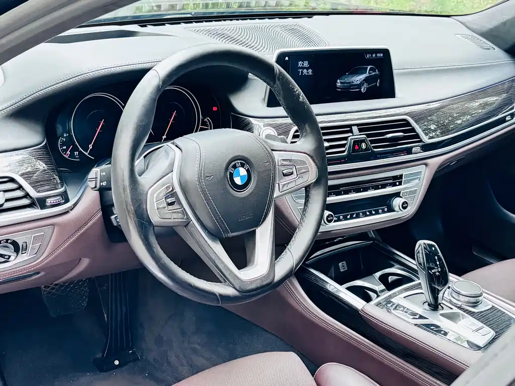 BMW 7 Series 2017 — фото 5