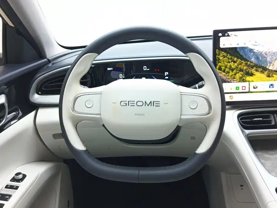 Geely Galaxy Starwish 2025 — фото 15