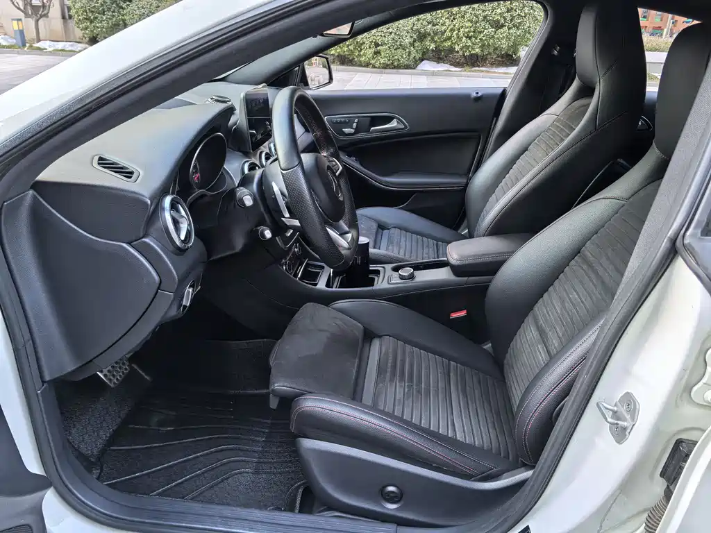 Mercedes-Benz CLA 2017 — фото 21
