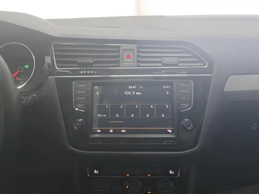 Volkswagen Tiguan L 2017 — фото 13