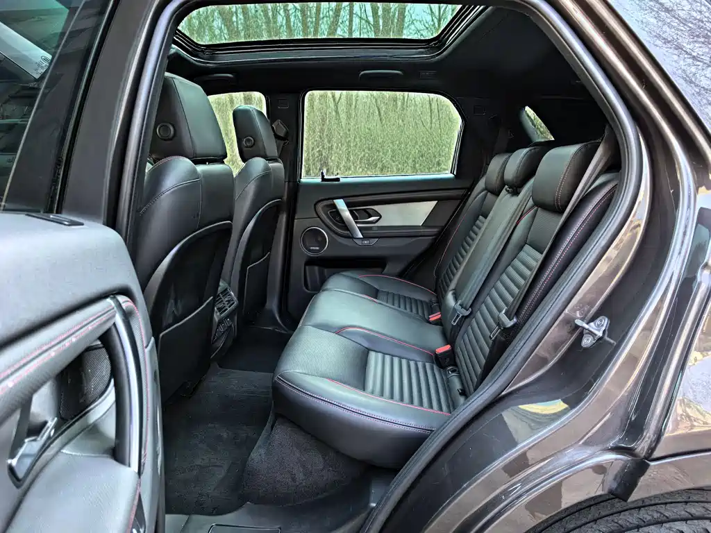 Land Rover Discovery Sport 2023 — фото 11
