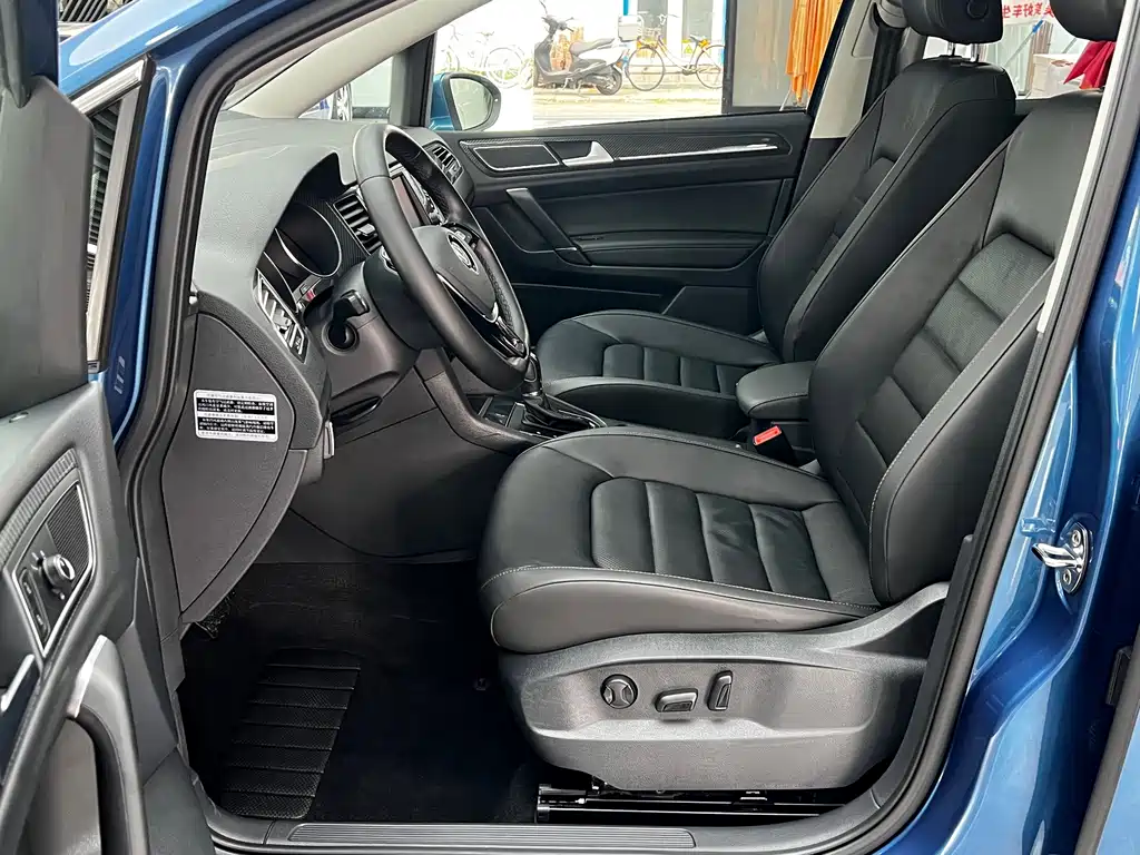 Volkswagen Golf Jialu 2017 — фото 12