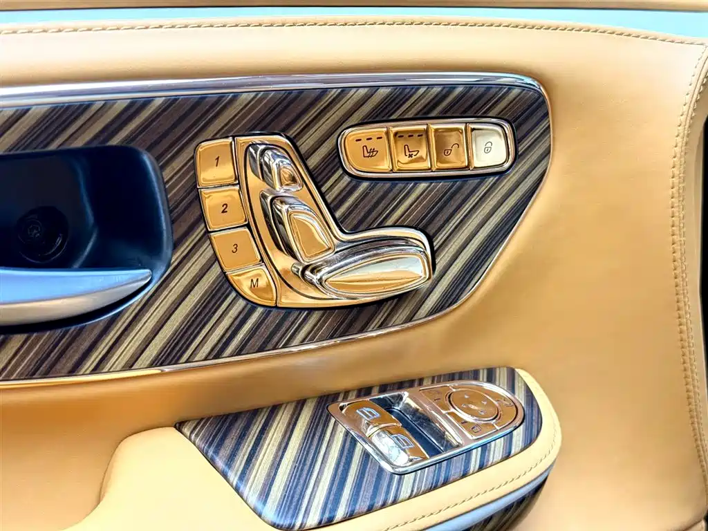Mercedes-Benz V-Class 2024 — фото 27