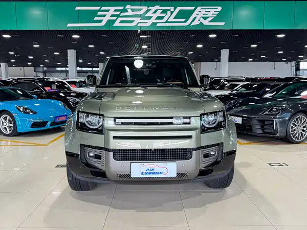 Land Rover Defender 2024