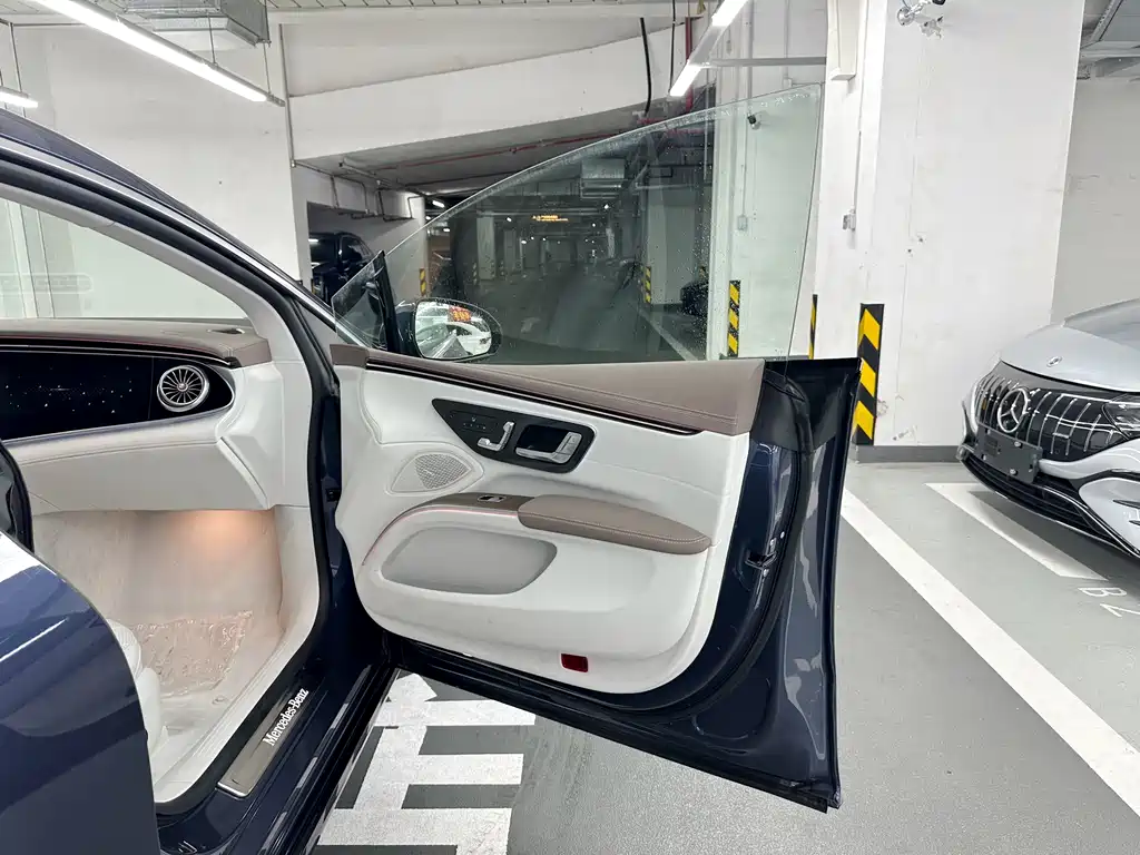 Mercedes-Benz EQS 2024 — фото 12