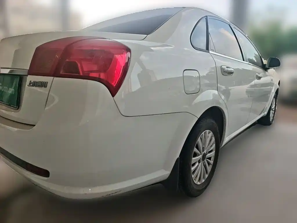Buick Excelle 2015 — фото 6