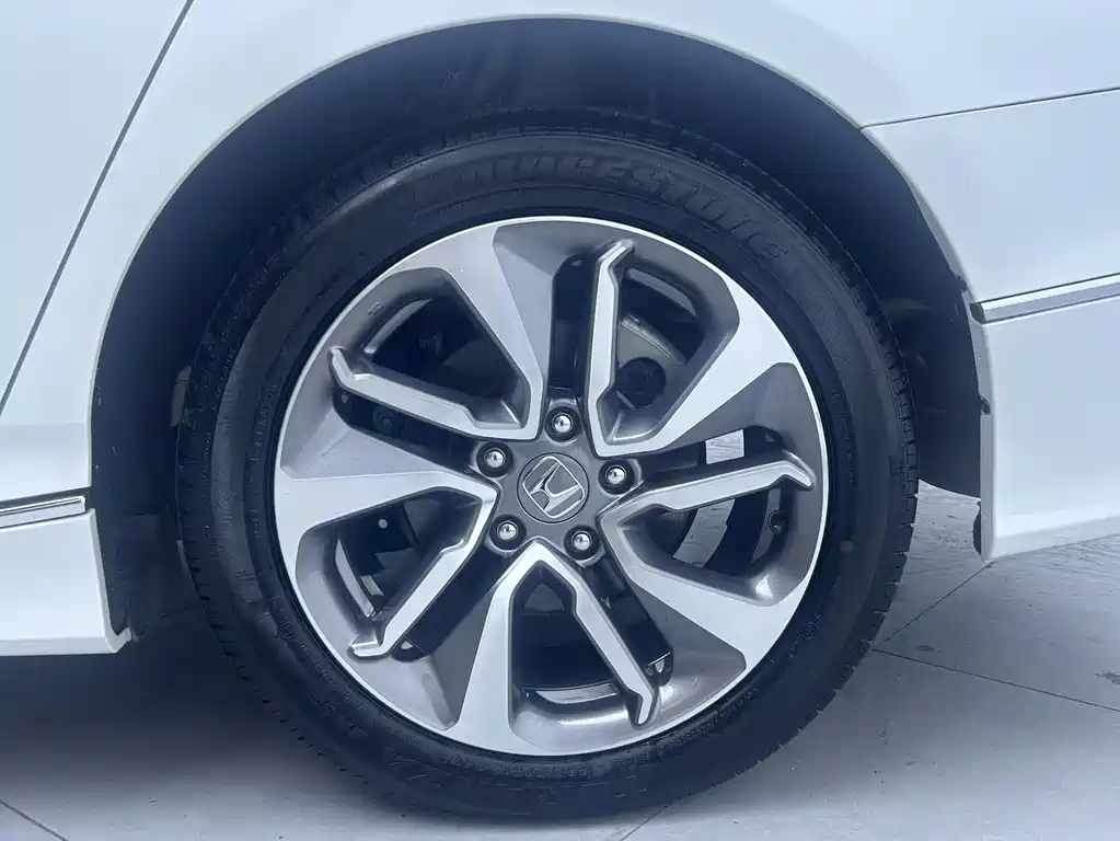 Honda Inspire 2021 — фото 10
