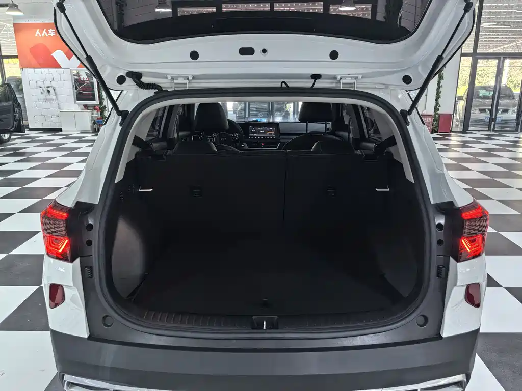 Kia KX3 2022 — фото 18