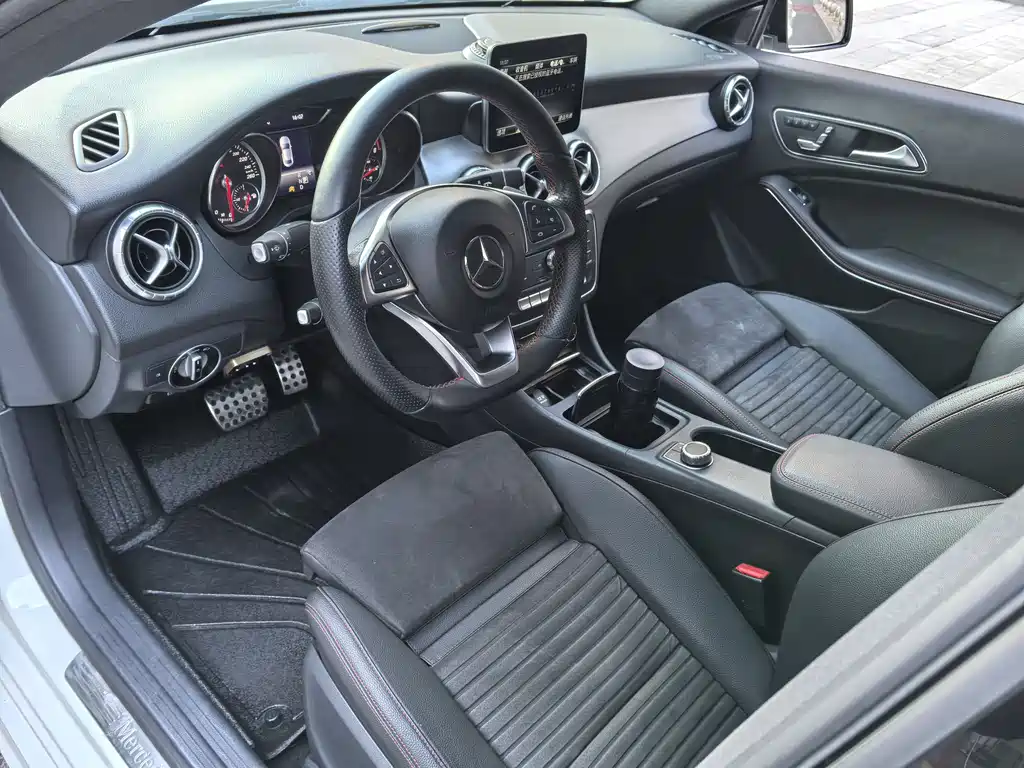 Mercedes-Benz CLA 2017 — фото 20