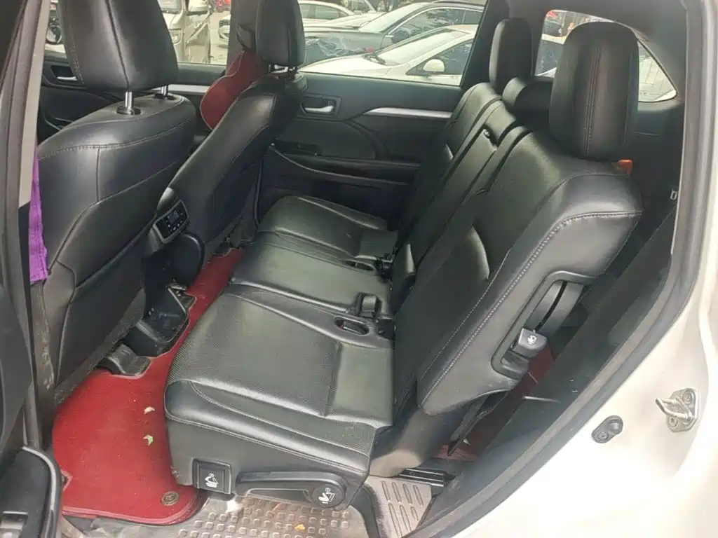 Toyota Highlander 2018 — фото 17