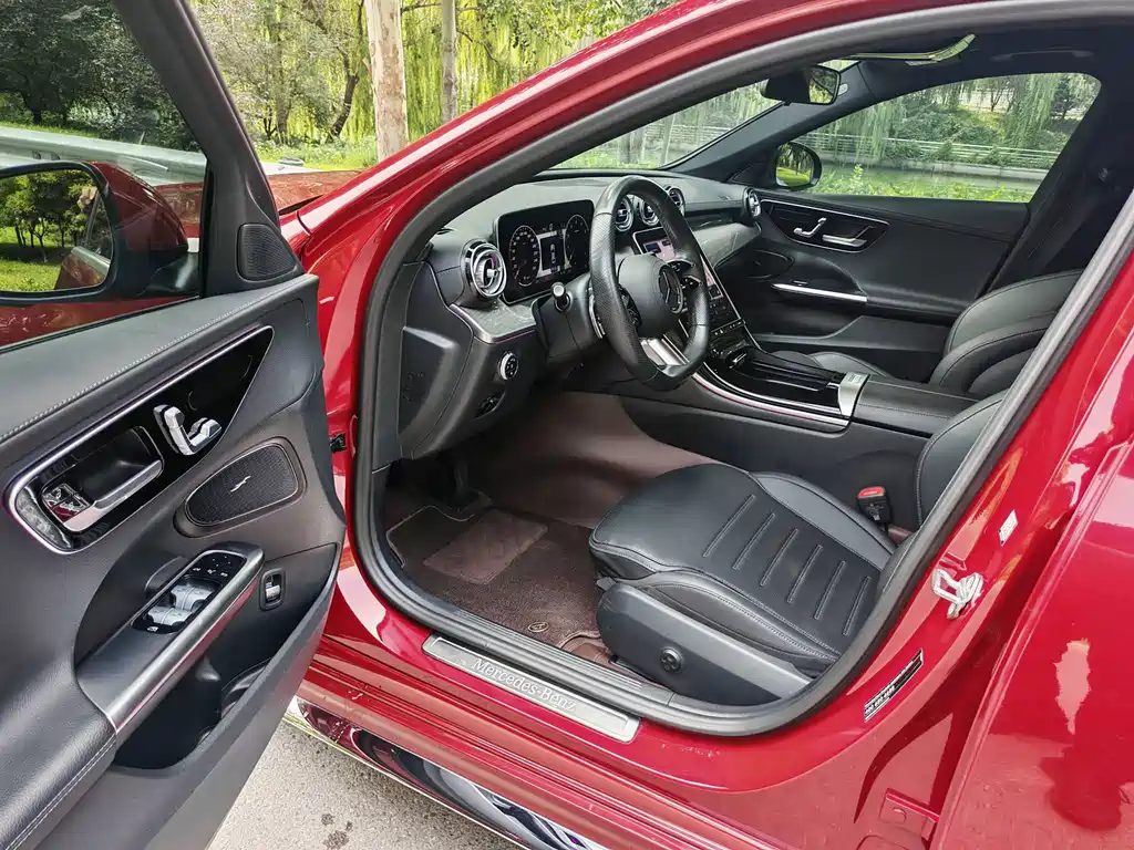 Mercedes-Benz C-Class 2023 — фото 3