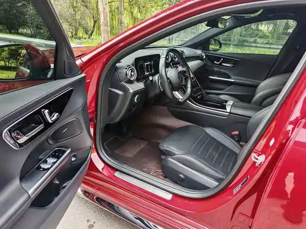 Mercedes-Benz C-Class 2023