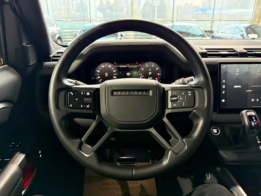 Land Rover Defender 2024 — фото 14