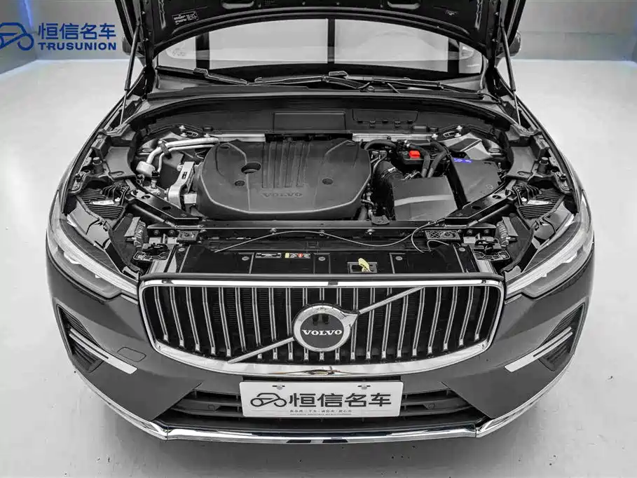 Volvo XC60 2022 — фото 21